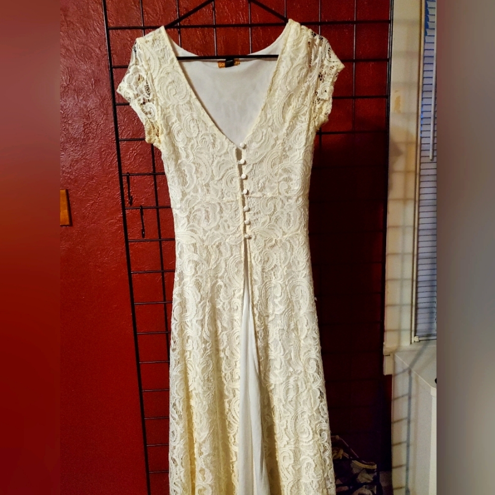 Long lace dress